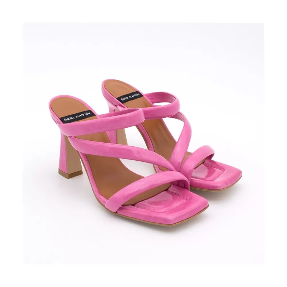Mujer Ángel Alarcón Cameron - Sandalias De Piel Brillante Con Tiras Anchas Acolchadas Y Tacon Alto
