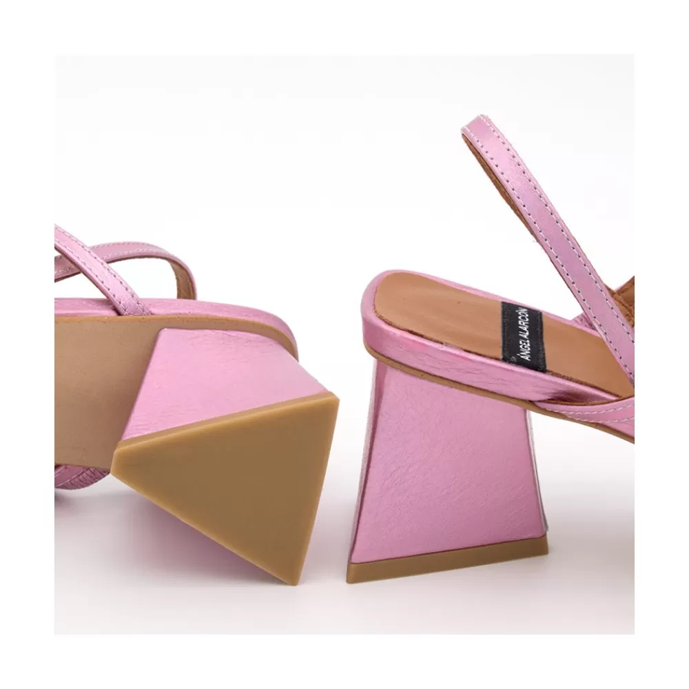 Mujer Ángel Alarcón Gillian - Sandalia Tornasol De Tiras Con Tacon De Diseno Triangular