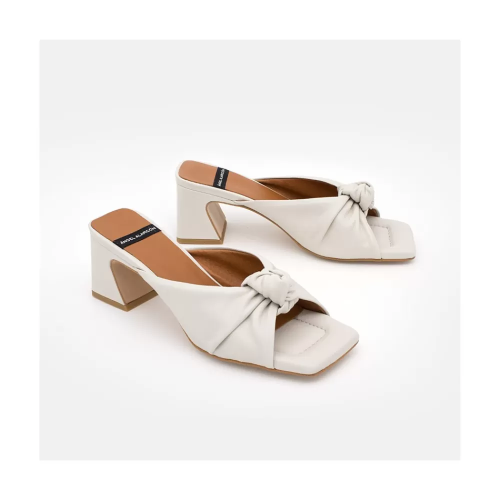 Mujer Ángel Alarcón Hepburn - Mule De Piel Con Nudo