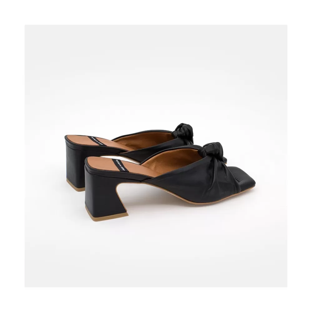 Mujer Ángel Alarcón Hepburn - Mule De Piel Con Nudo