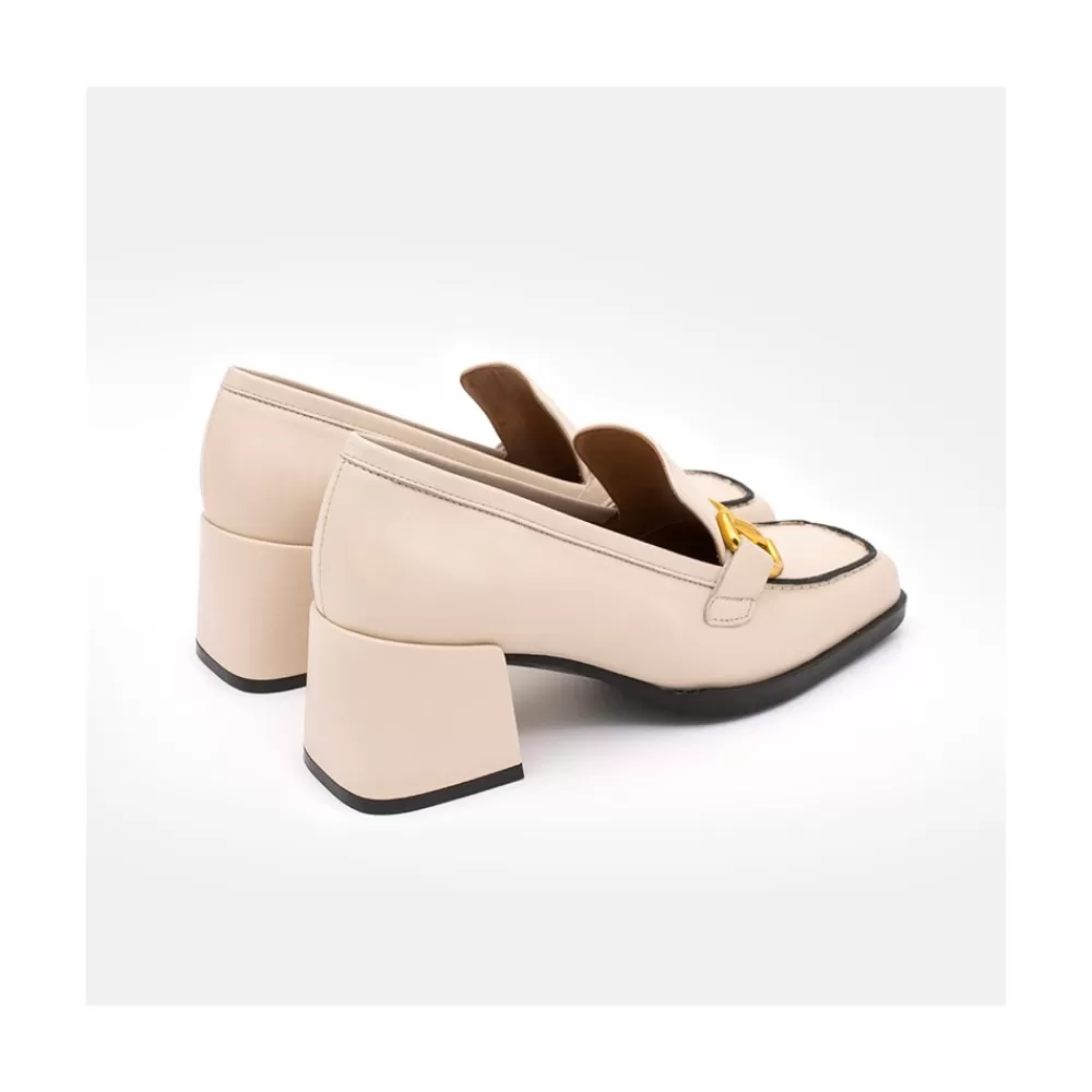 Mujer Ángel Alarcón Kiski - Mocasin De Piel Con Tacon Ancho Y Adorno Metalico